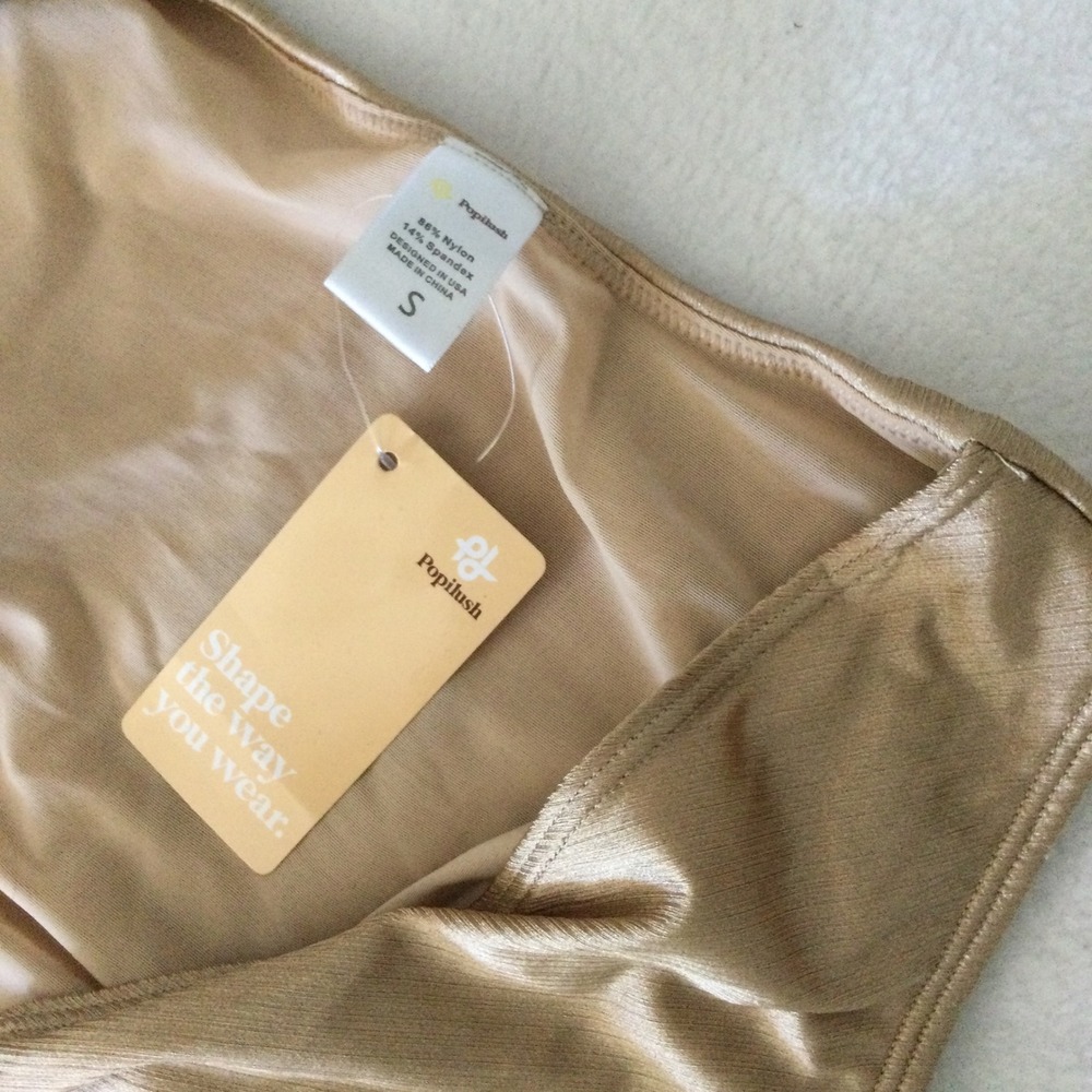 Elegant Gold Maxi Dress - Picture 9 of 10